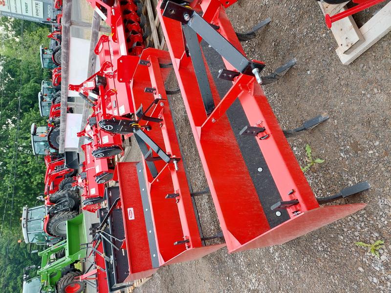 Attachments  Walco Box Scraper Photo